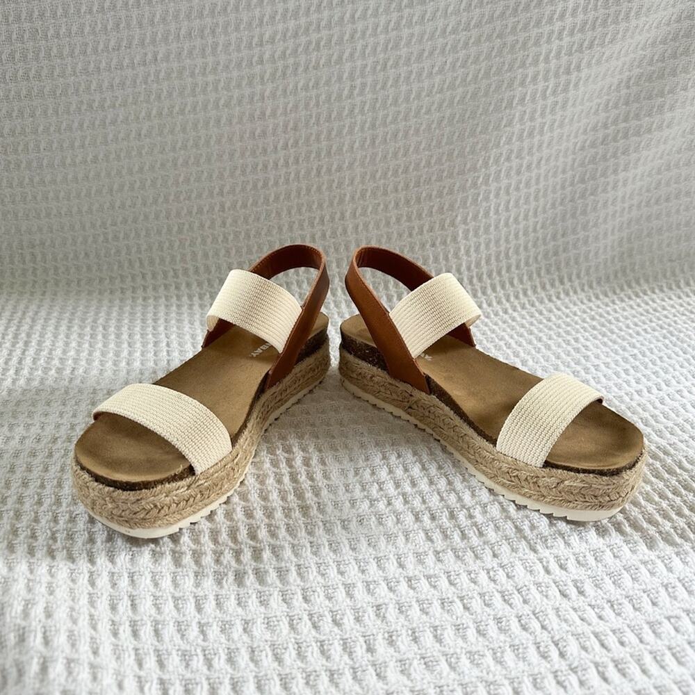 UNIONBAY Women's  Jaklin Flat Platform Sandals Natural Coloring Size 6